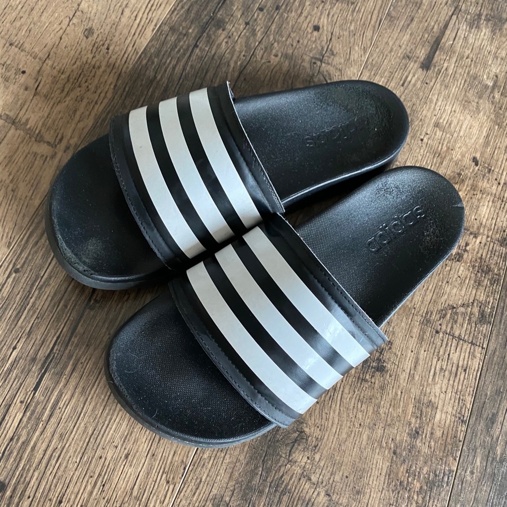 ADIDAS ADILETTE COMFORT SLIDES